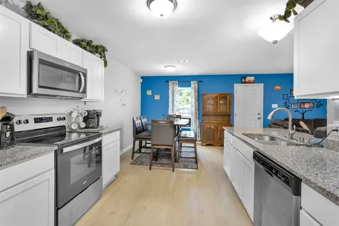 370 Goldenrod Livingston TX 77351