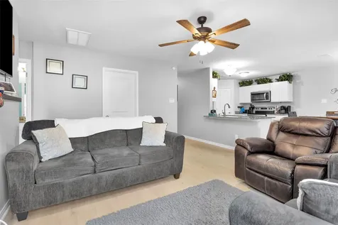 370 Goldenrod Livingston TX 77351