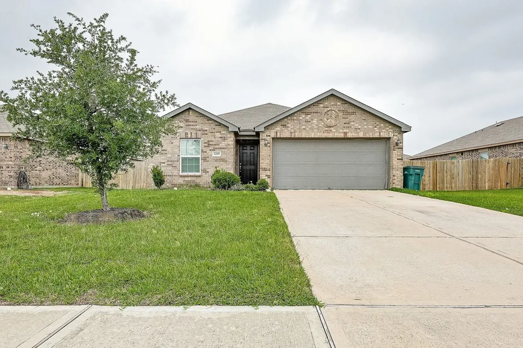 1219 Paradise Found Drive Iowa Colony TX 77583