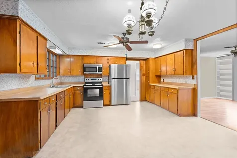 717 Mark Street Deer Park TX 77536