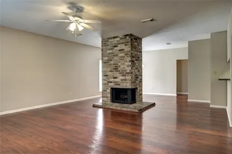 11 Cottage Grove Place The Woodlands TX 77381