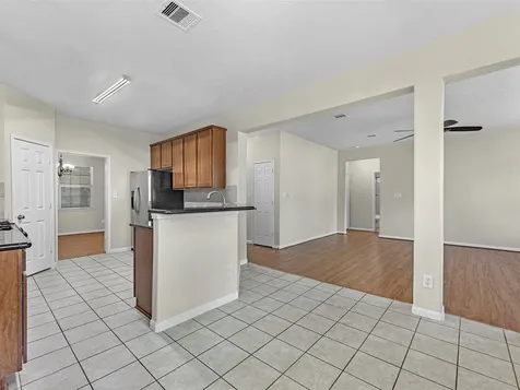 13307 Bomoseen Lake Road Houston TX 77044