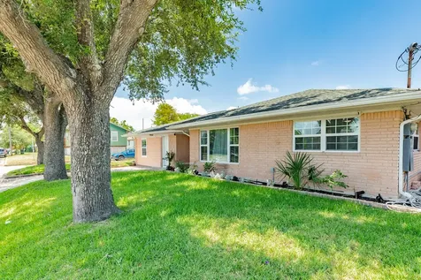 1302 56th Street Galveston TX 77551