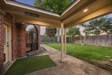 608 Westview Terrace Drive Sealy TX 77474
