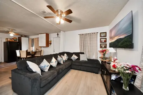 4926 Van Fleet Street Houston TX 77033