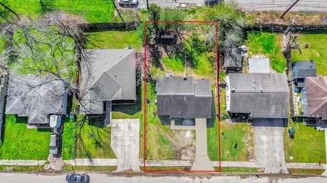 4926 Van Fleet Street Houston TX 77033