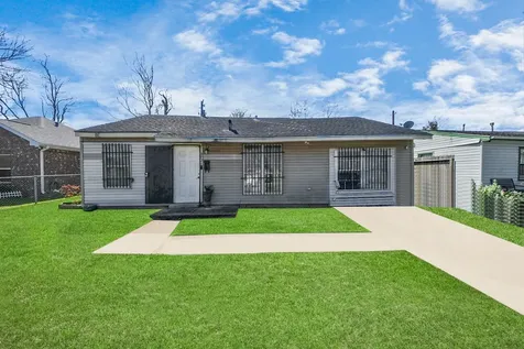 4926 Van Fleet Street Houston TX 77033