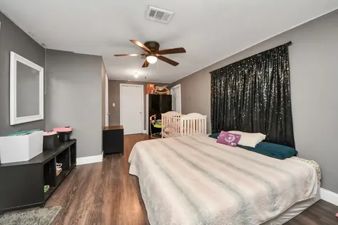 4926 Van Fleet Street Houston TX 77033