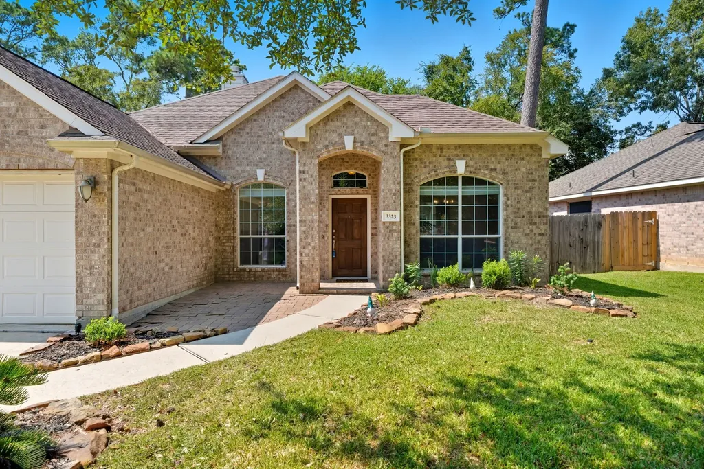 3323 Rollingwood Montgomery TX 77356