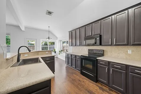 3323 Rollingwood Montgomery TX 77356