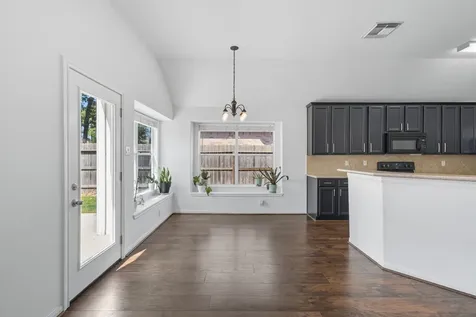 3323 Rollingwood Montgomery TX 77356