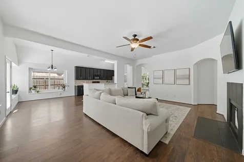 3323 Rollingwood Montgomery TX 77356