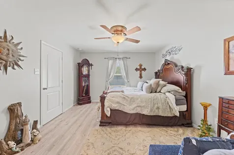 405 Hawks View Drive Texas City TX 77568