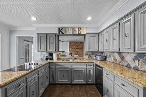 7009 Avenue R Santa Fe TX 77510