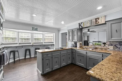 7009 Avenue R Santa Fe TX 77510