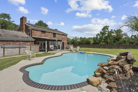 7009 Avenue R Santa Fe TX 77510