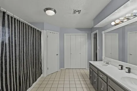 7009 Avenue R Santa Fe TX 77510