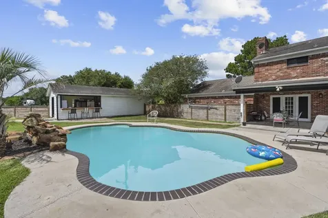7009 Avenue R Santa Fe TX 77510