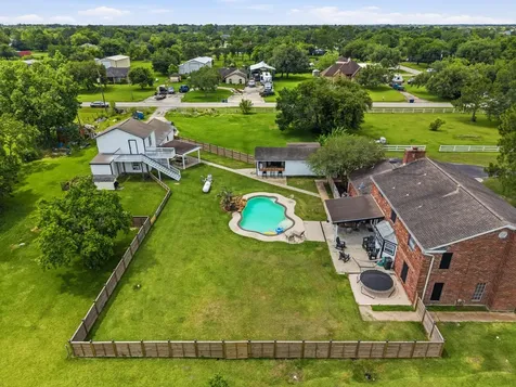 7009 Avenue R Santa Fe TX 77510