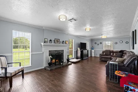7009 Avenue R Santa Fe TX 77510