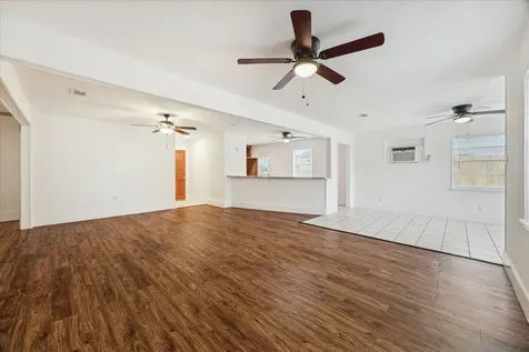 431 Hummingbird Lane Houston TX 77060