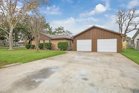 431 Hummingbird Lane Houston TX 77060