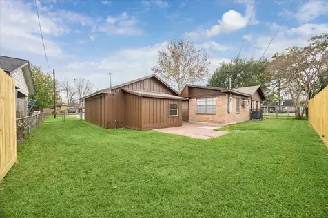 431 Hummingbird Lane Houston TX 77060