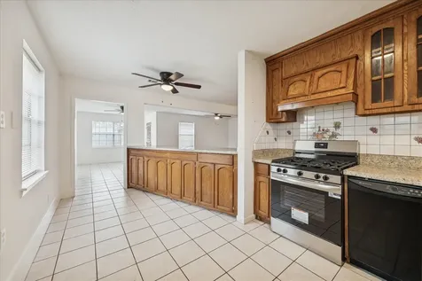 431 Hummingbird Lane Houston TX 77060