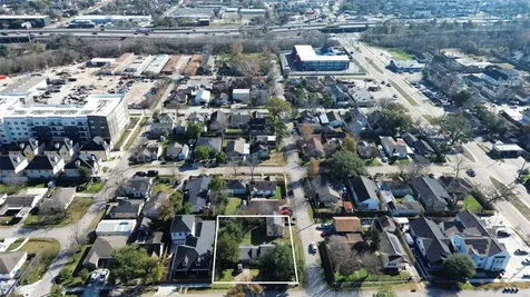 1502 Tabor Street Houston TX 77009