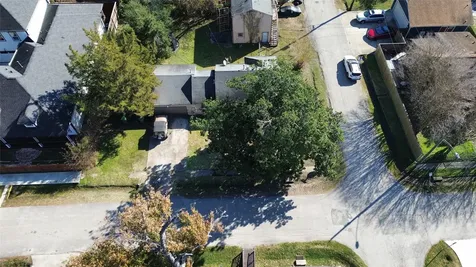 1502 Tabor Street Houston TX 77009