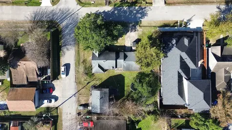 1502 Tabor Street Houston TX 77009