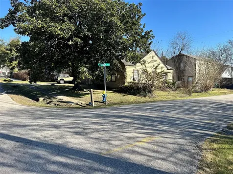 1502 Tabor Street Houston TX 77009