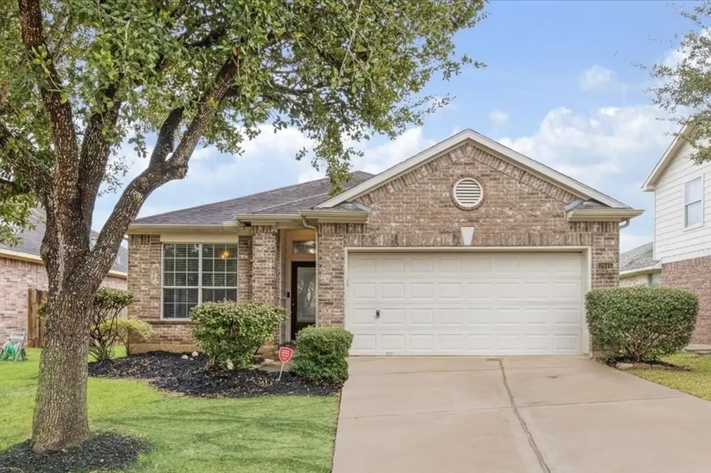 2915 Laurel Brook Lane Pearland TX 77584