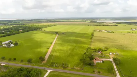 3448 Belton Lane Anahuac TX 77514