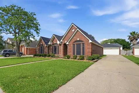 4015 Lakepointe Forest Drive Seabrook TX 77586