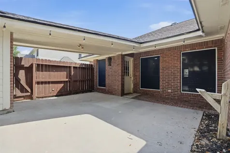 4015 Lakepointe Forest Drive Seabrook TX 77586