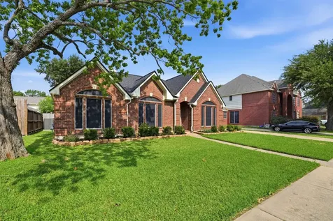 4015 Lakepointe Forest Drive Seabrook TX 77586