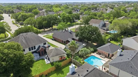 4015 Lakepointe Forest Drive Seabrook TX 77586
