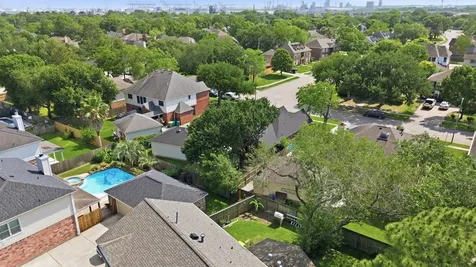 4015 Lakepointe Forest Drive Seabrook TX 77586