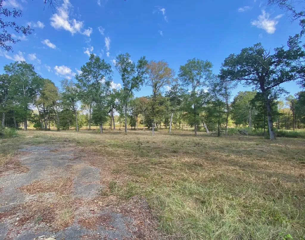 1124 Creekwood Street Crockett TX 75835