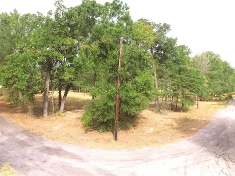 1124 Creekwood Street Crockett TX 75835