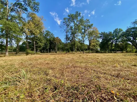 1124 Creekwood Street Crockett TX 75835