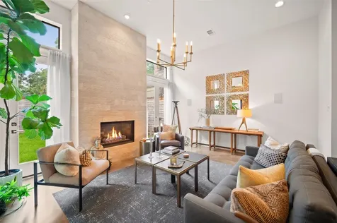 908 East 23rd Houston TX 77009