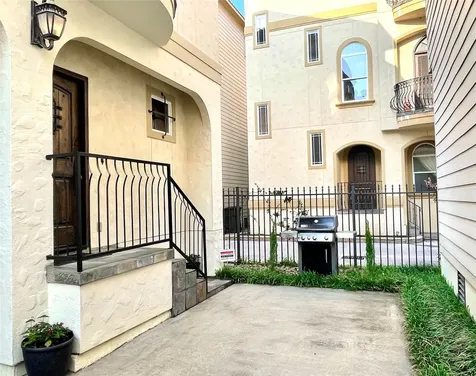 1241 W 24th Street C Houston TX 77008