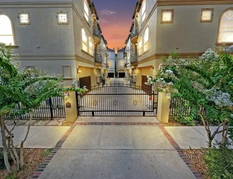 1241 W 24th Street C Houston TX 77008