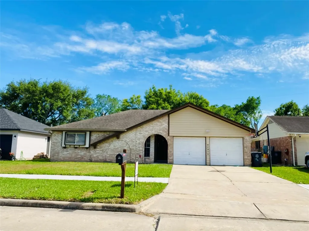 13447 Greenway Drive Sugar Land TX 77498
