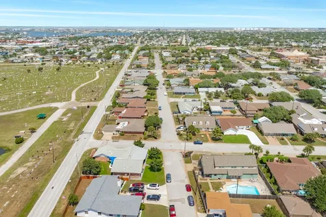 5525 Ibis Drive Galveston TX 77551