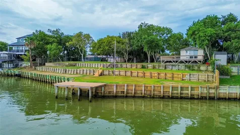 3014 Bay Oaks Harbor Drive Baytown TX 77523