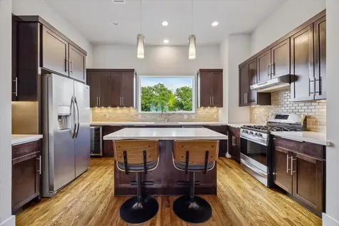 864 Wakefield Drive E Houston TX 77018