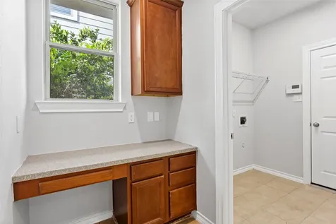 38 W Montfair Boulevard Spring TX 77382